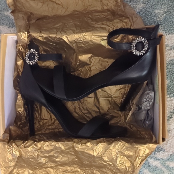 MICHAEL KORS VIOLA SANDAL - Picture 1 of 3